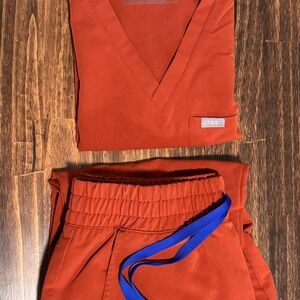 Figs Auburn Scrub Set